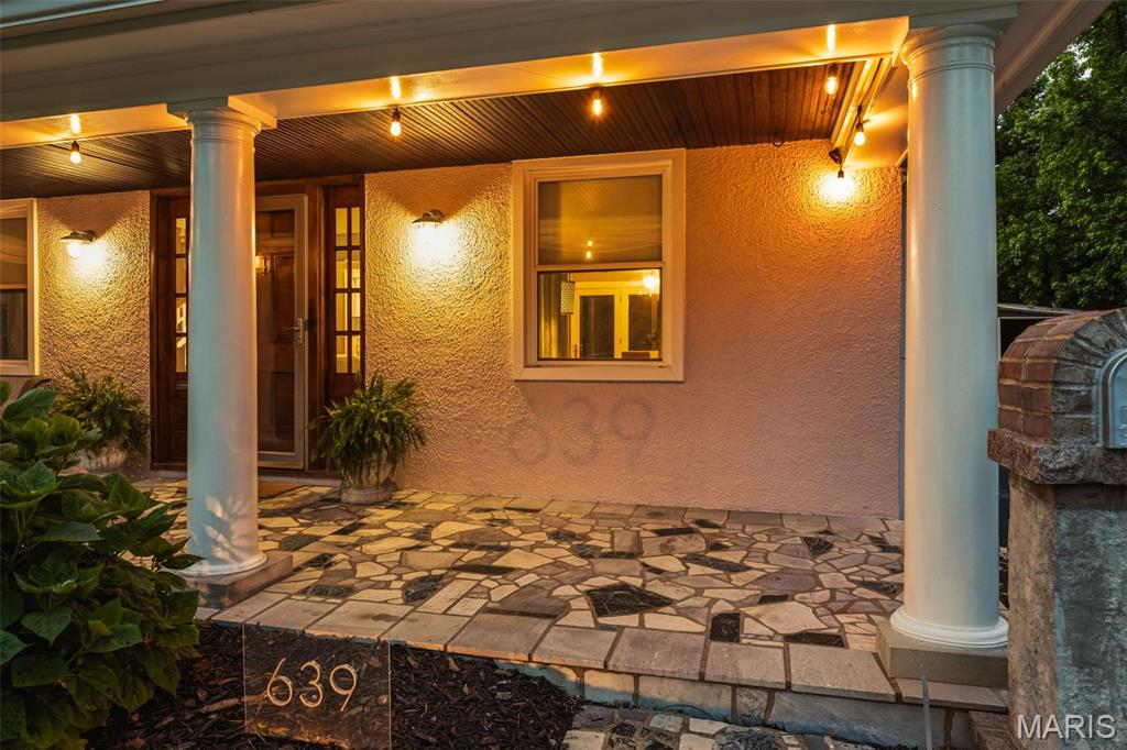 639 Newport Avenue