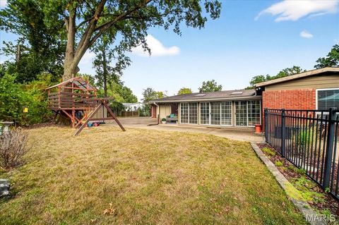 Tiny photo for 833 Twosome Court, Ballwin, MO 63011 (MLS # 25070348)