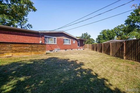 Tiny photo for 833 Twosome Court, Ballwin, MO 63011 (MLS # 25070348)
