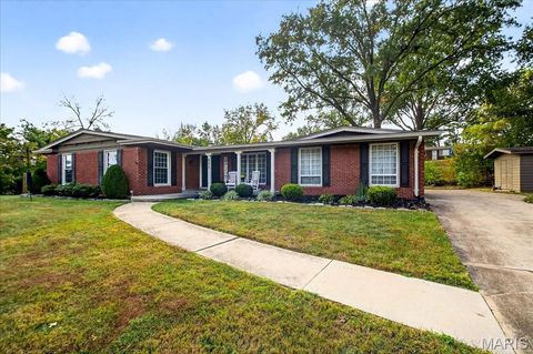 Tiny photo for 833 Twosome Court, Ballwin, MO 63011 (MLS # 25070348)
