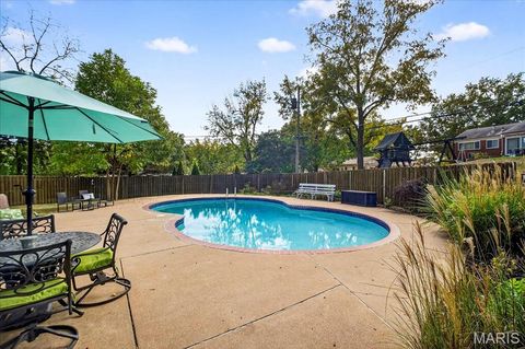 Tiny photo for 833 Twosome Court, Ballwin, MO 63011 (MLS # 25070348)