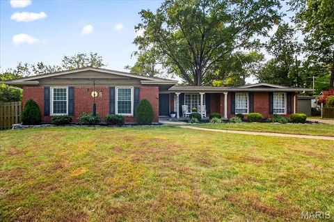 Tiny photo for 833 Twosome Court, Ballwin, MO 63011 (MLS # 25070348)