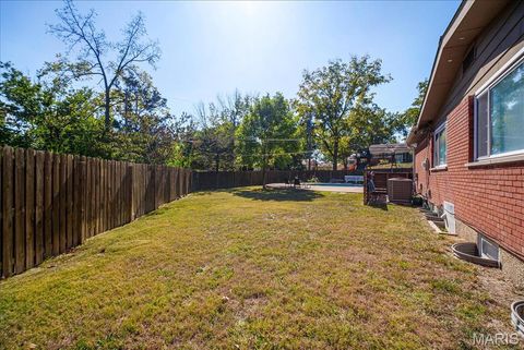 Tiny photo for 833 Twosome Court, Ballwin, MO 63011 (MLS # 25070348)