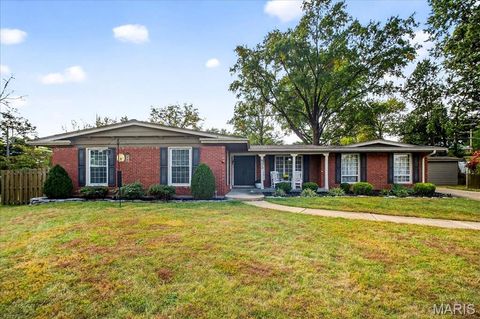 Tiny photo for 833 Twosome Court, Ballwin, MO 63011 (MLS # 25070348)