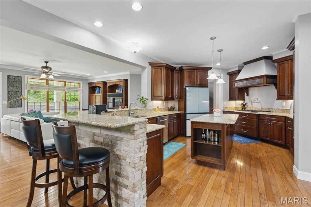 Country Club Green - Residential