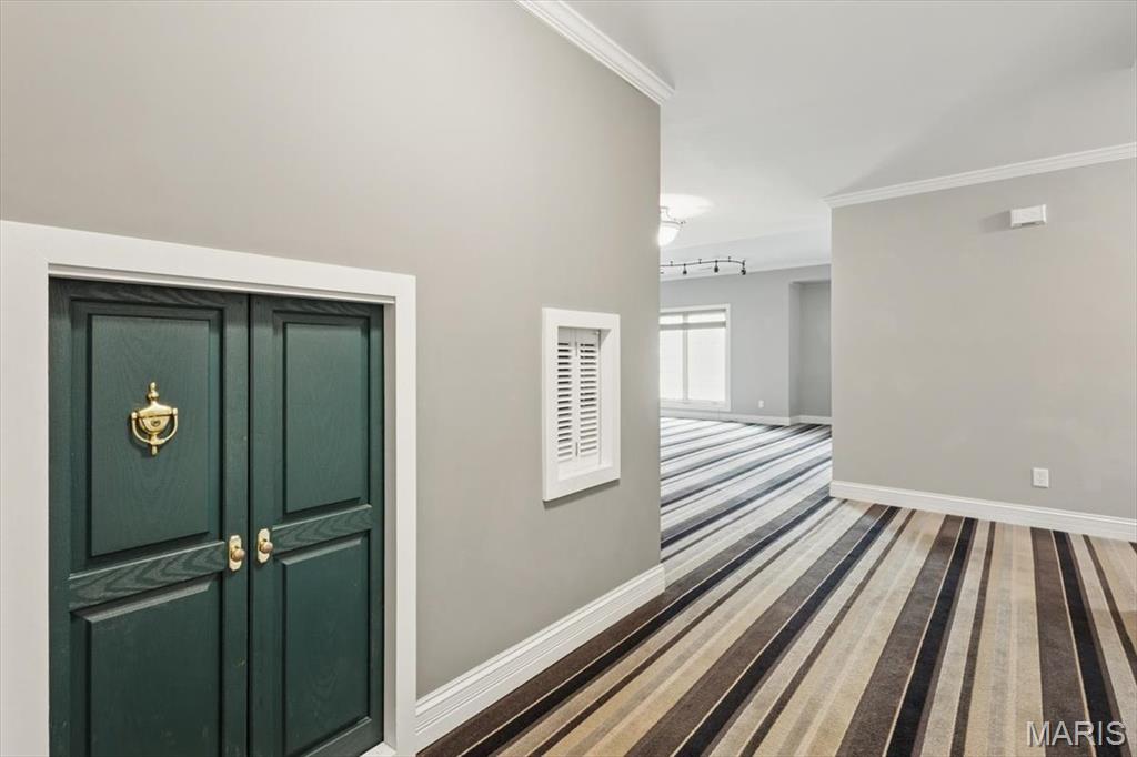 Country Club Green - Residential