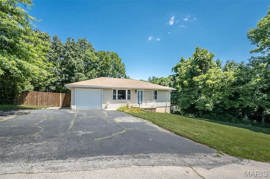 2390 Glenn Drive