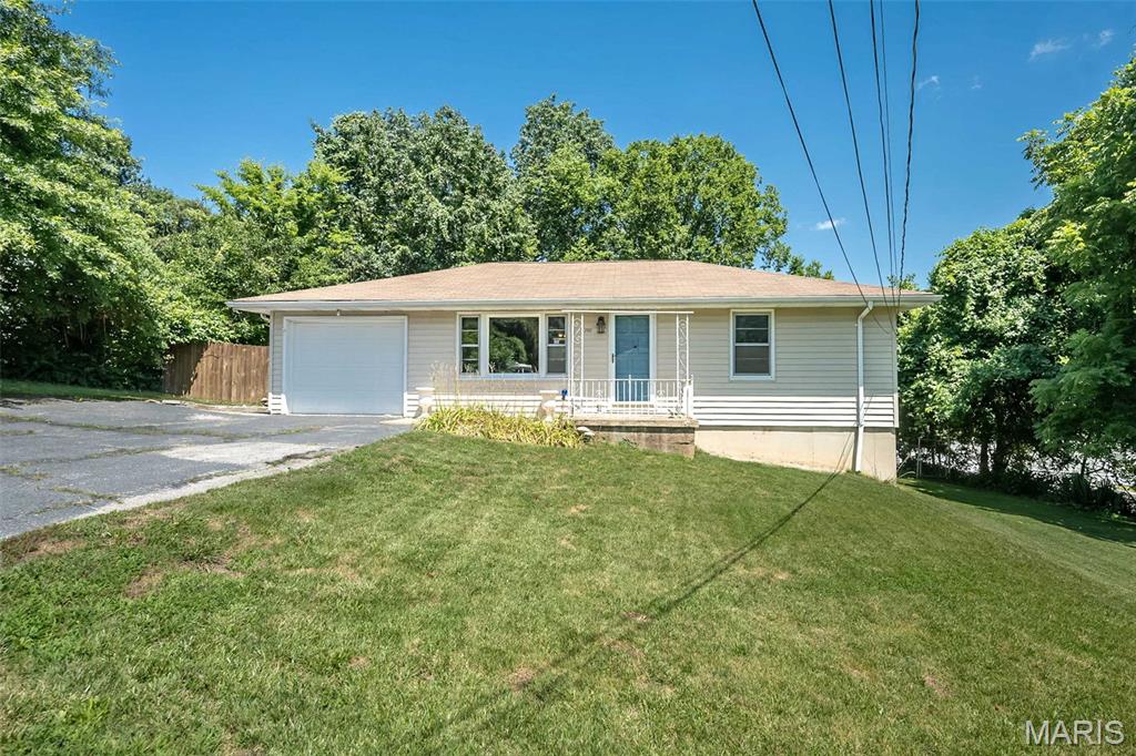 2390 Glenn Drive
