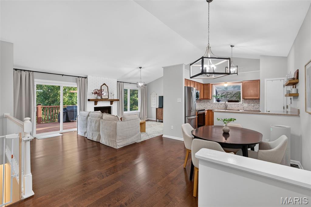 926 Oakwood Farms Lane