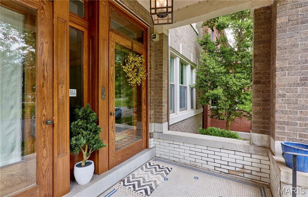 Photo of 3863 Utah Place, St Louis, MO 63116 (MLS # 26028097)
