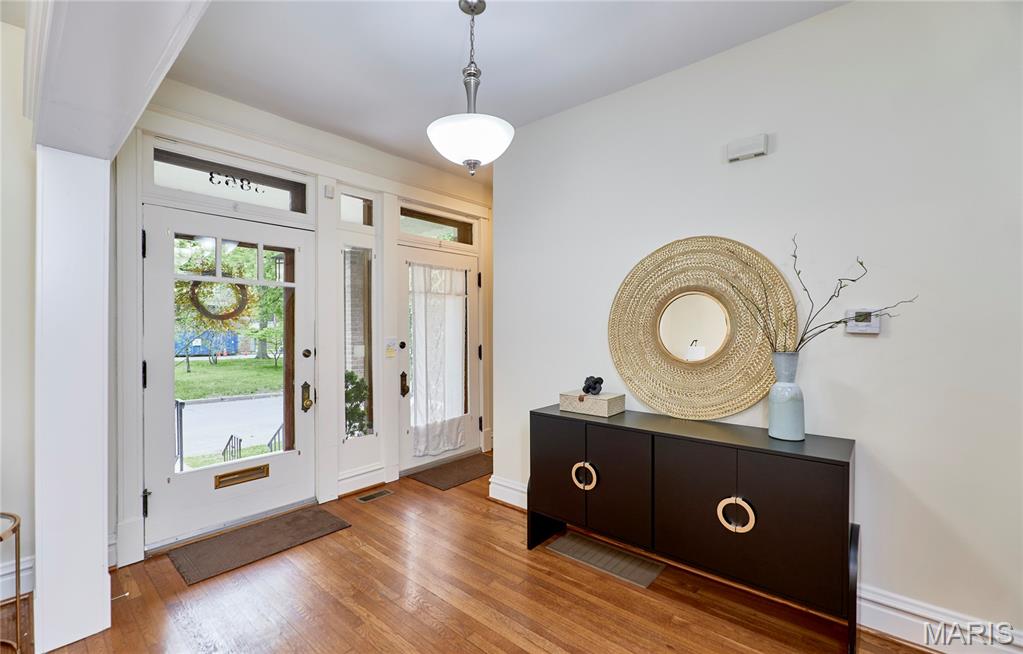 Photo of 3863 Utah Place, St Louis, MO 63116 (MLS # 26028097)