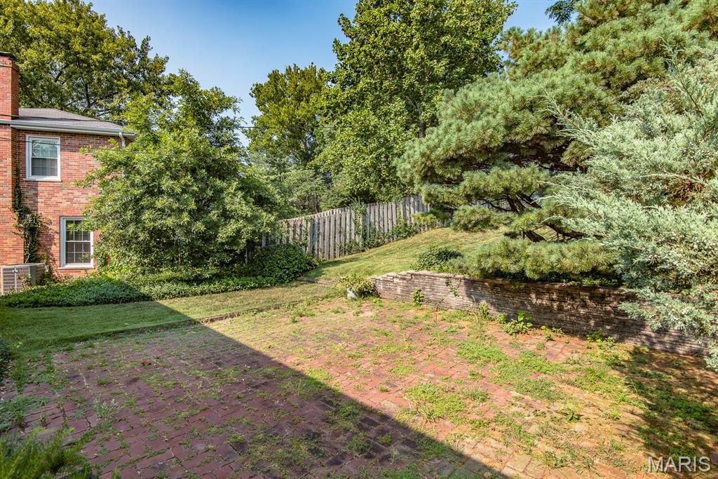 Kirkwood, Missouri 63122, United States, 4 Bedrooms Bedrooms, ,3 BathroomsBathrooms,Residential,Active,185081