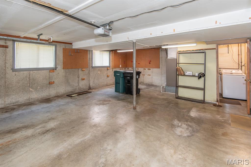 Kirkwood, Missouri 63122, United States, 4 Bedrooms Bedrooms, ,3 BathroomsBathrooms,Residential,Active,185081