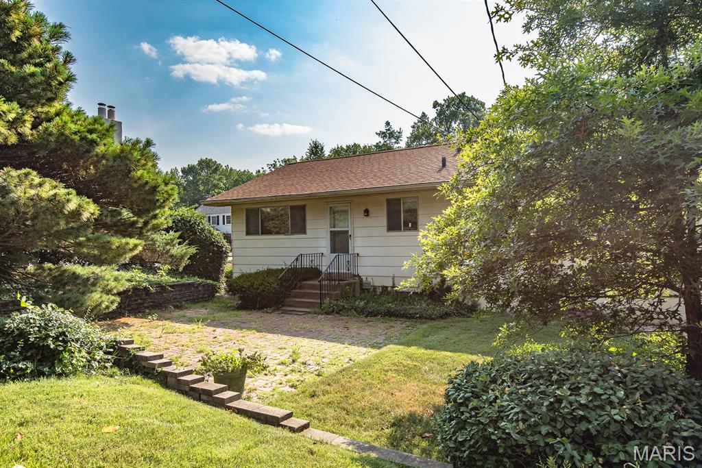 Kirkwood, Missouri 63122, United States, 4 Bedrooms Bedrooms, ,3 BathroomsBathrooms,Residential,Active,185081