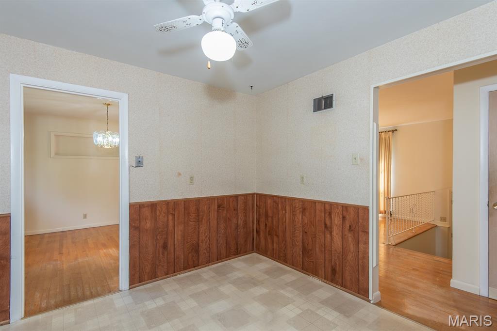 Kirkwood, Missouri 63122, United States, 4 Bedrooms Bedrooms, ,3 BathroomsBathrooms,Residential,Active,185081