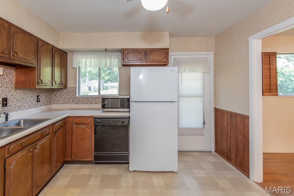 Kirkwood, Missouri 63122, United States, 4 Bedrooms Bedrooms, ,3 BathroomsBathrooms,Residential,Active,185081