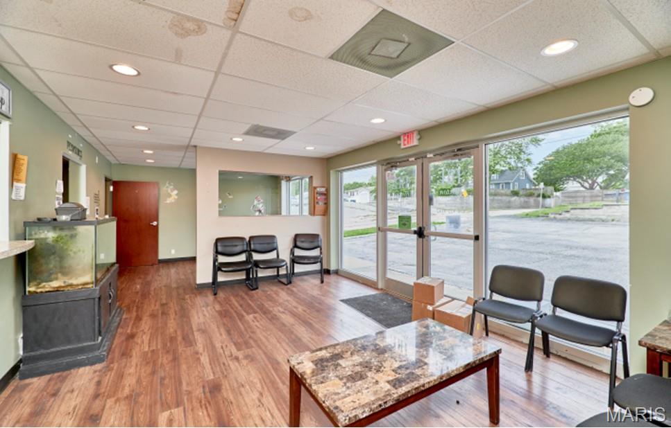City/St Charles - Commercial Sale