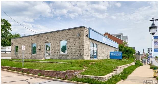 City/St Charles - Commercial Sale