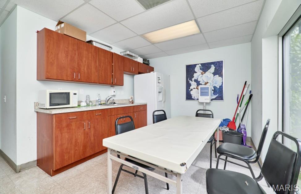 City/St Charles - Commercial Sale