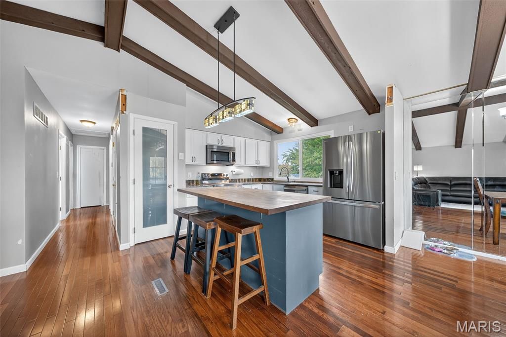 Photo of 1605 Country Acres Drive, St Peters, MO 63376 (MLS # 25072754)