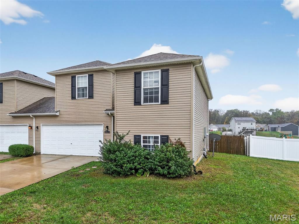 Warrenton, Missouri 63383, United States, 4 Bedrooms Bedrooms, ,2 BathroomsBathrooms,Residential,Pending,235977