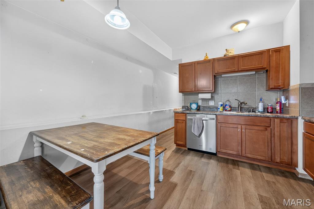 Warrenton, Missouri 63383, United States, 4 Bedrooms Bedrooms, ,2 BathroomsBathrooms,Residential,Pending,235977