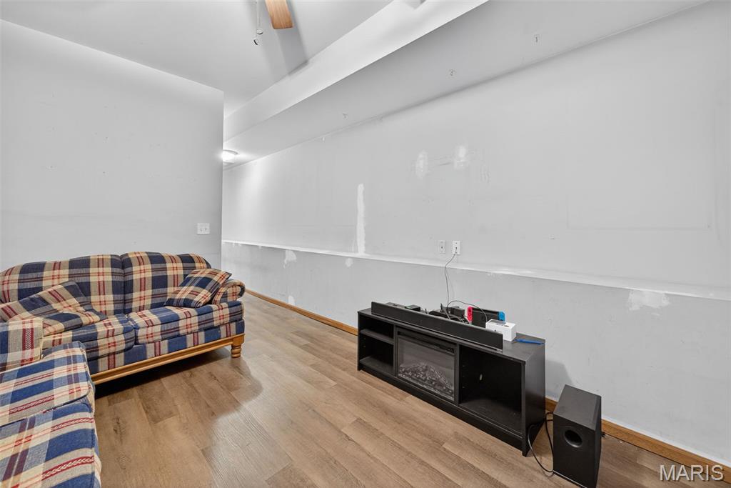 Warrenton, Missouri 63383, United States, 4 Bedrooms Bedrooms, ,2 BathroomsBathrooms,Residential,Pending,235977