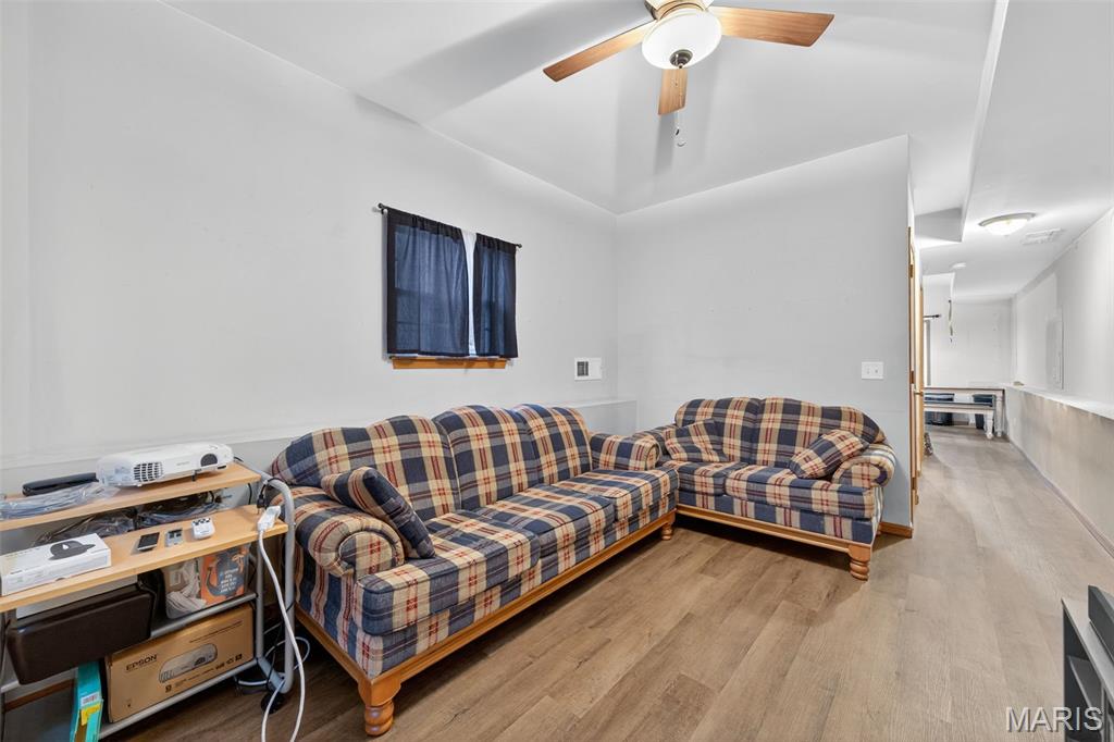 Warrenton, Missouri 63383, United States, 4 Bedrooms Bedrooms, ,2 BathroomsBathrooms,Residential,Pending,235977