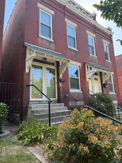 Photo of 2242 Nebraska Avenue, St Louis, MO 63104 (MLS # 25070139)