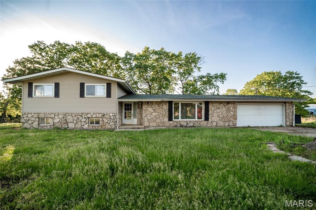 Photo of 22985 Reporter Road, Waynesville, MO 65583 (MLS # 26027691)