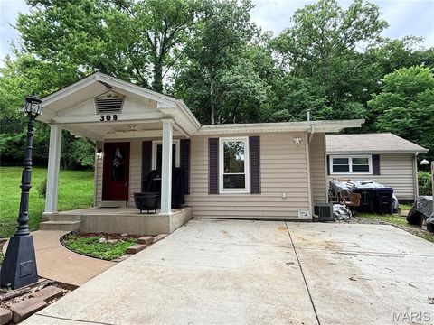 Photo of 309 Jefferson Avenue, Wildwood, MO 63038 (MLS # 26038179)