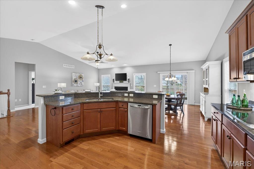 Meadows Of Wildwood 2 The - Residential