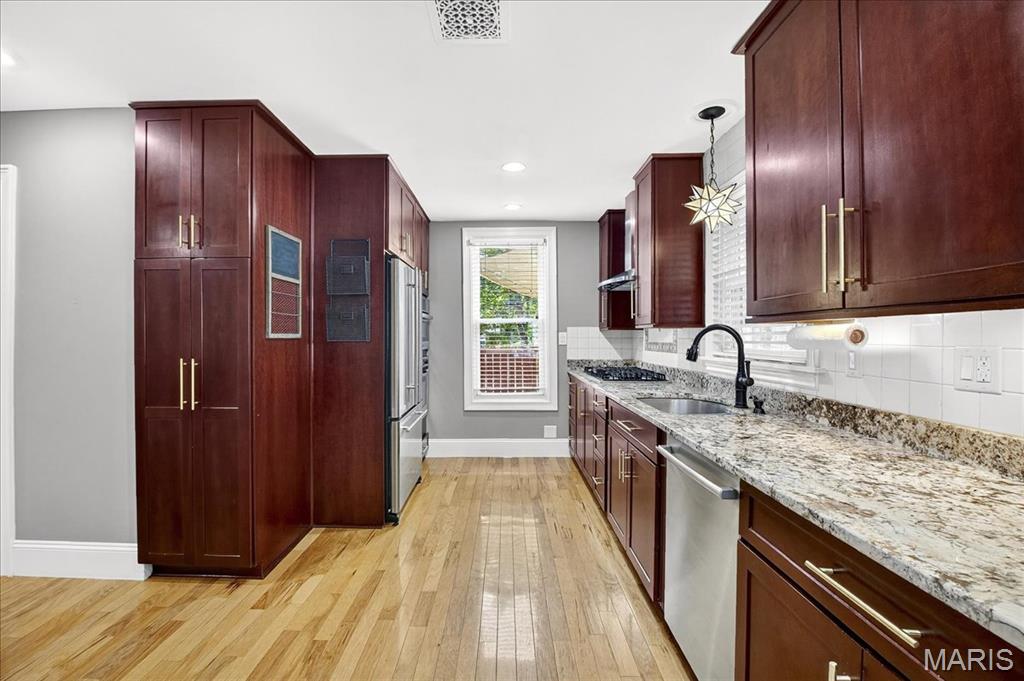 St Charles, Missouri 63301, United States, 4 Bedrooms Bedrooms, ,3 BathroomsBathrooms,Residential,Active,200207