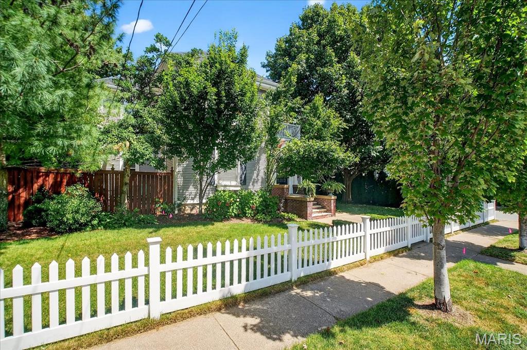 St Charles, Missouri 63301, United States, 4 Bedrooms Bedrooms, ,3 BathroomsBathrooms,Residential,Active,200207