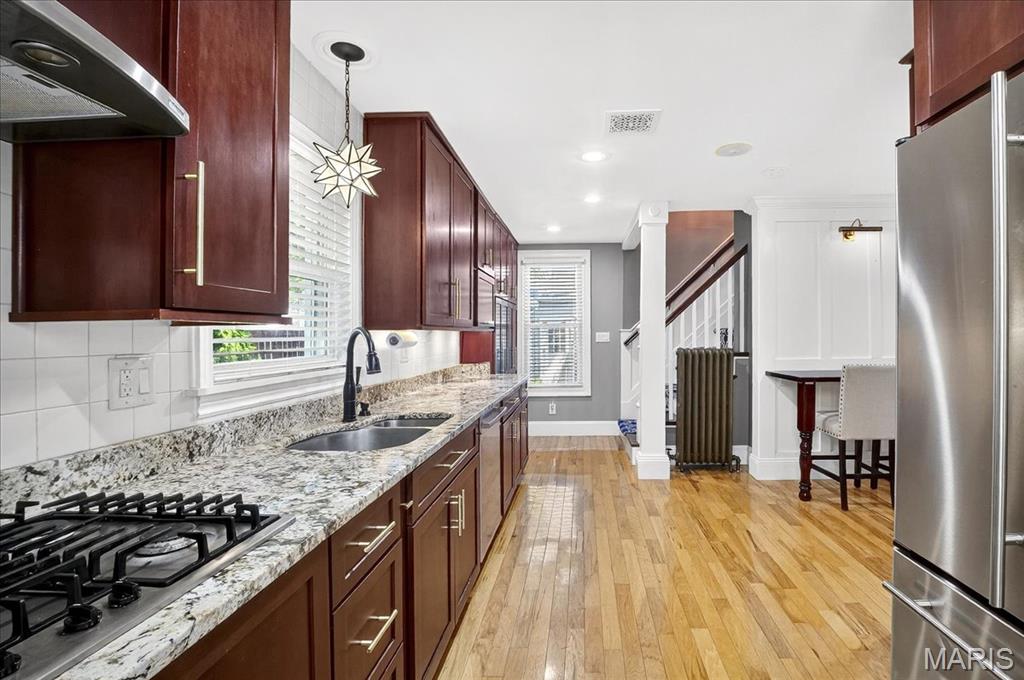 St Charles, Missouri 63301, United States, 4 Bedrooms Bedrooms, ,3 BathroomsBathrooms,Residential,Active,200207