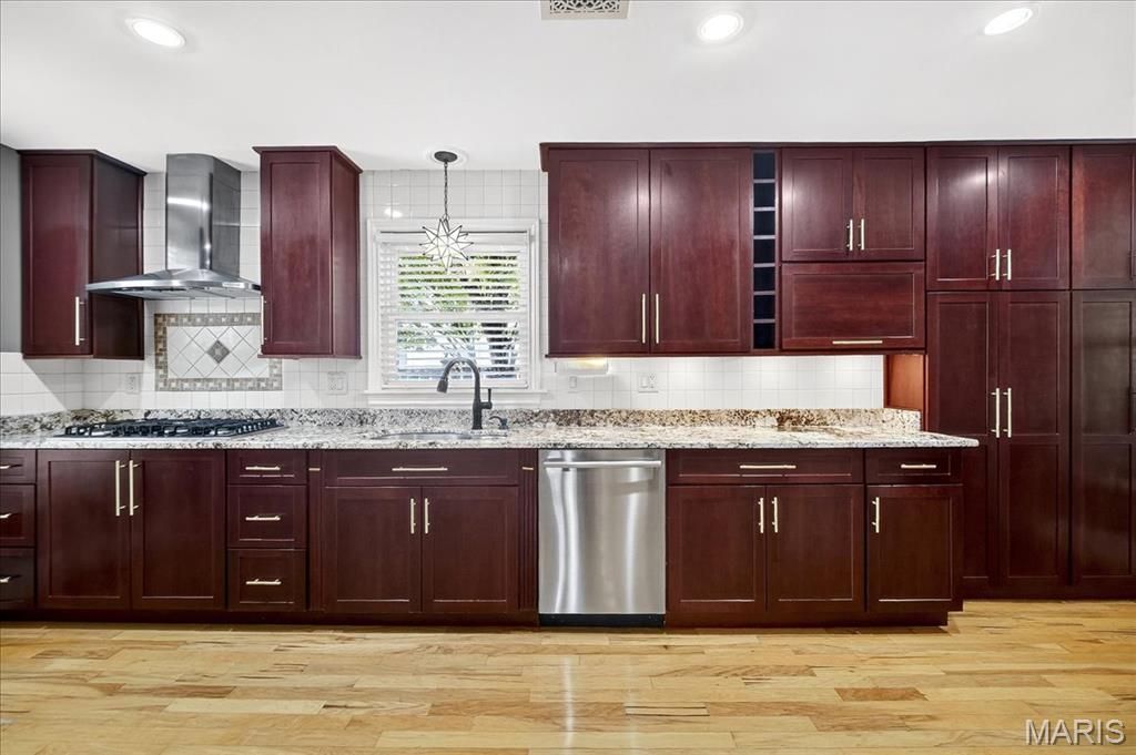 St Charles, Missouri 63301, United States, 4 Bedrooms Bedrooms, ,3 BathroomsBathrooms,Residential,Active,200207