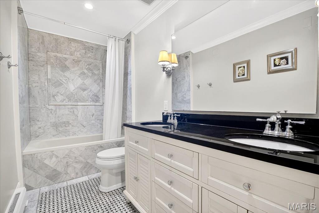 St Charles, Missouri 63301, United States, 4 Bedrooms Bedrooms, ,3 BathroomsBathrooms,Residential,Active,200207