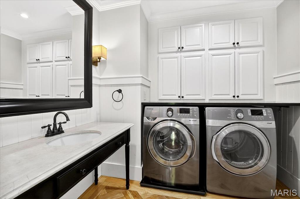 St Charles, Missouri 63301, United States, 4 Bedrooms Bedrooms, ,3 BathroomsBathrooms,Residential,Active,200207