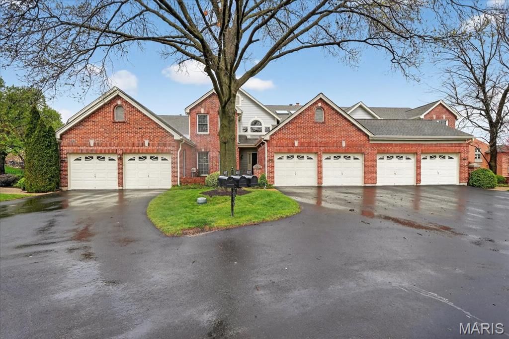 Photo of 14033 Woods Mill Cove Drive, Chesterfield, MO 63017 (MLS # 26018003)