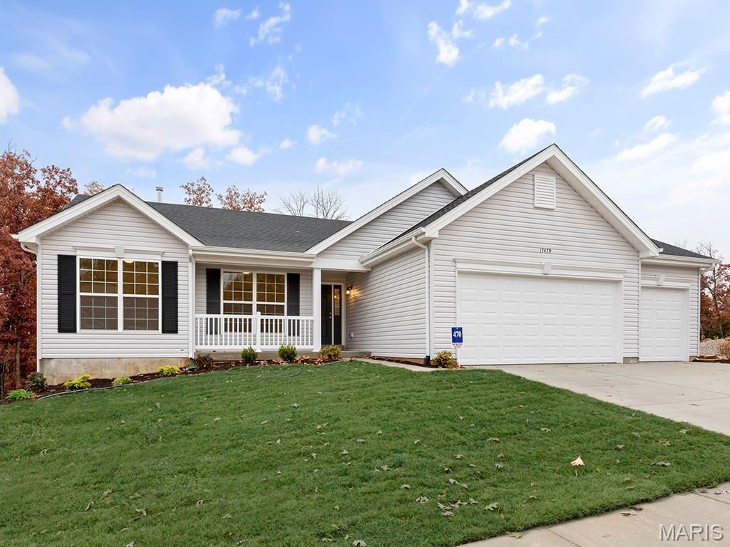 Photo of 31 Bluestem Court, Lake Saint Louis, MO 63367 (MLS # 26004143)