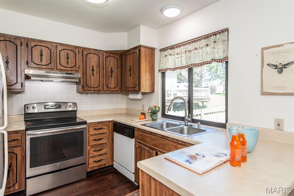 St Peters, Missouri 63376, United States, 2 Bedrooms Bedrooms, ,1 BathroomBathrooms,Residential,Pending,136213