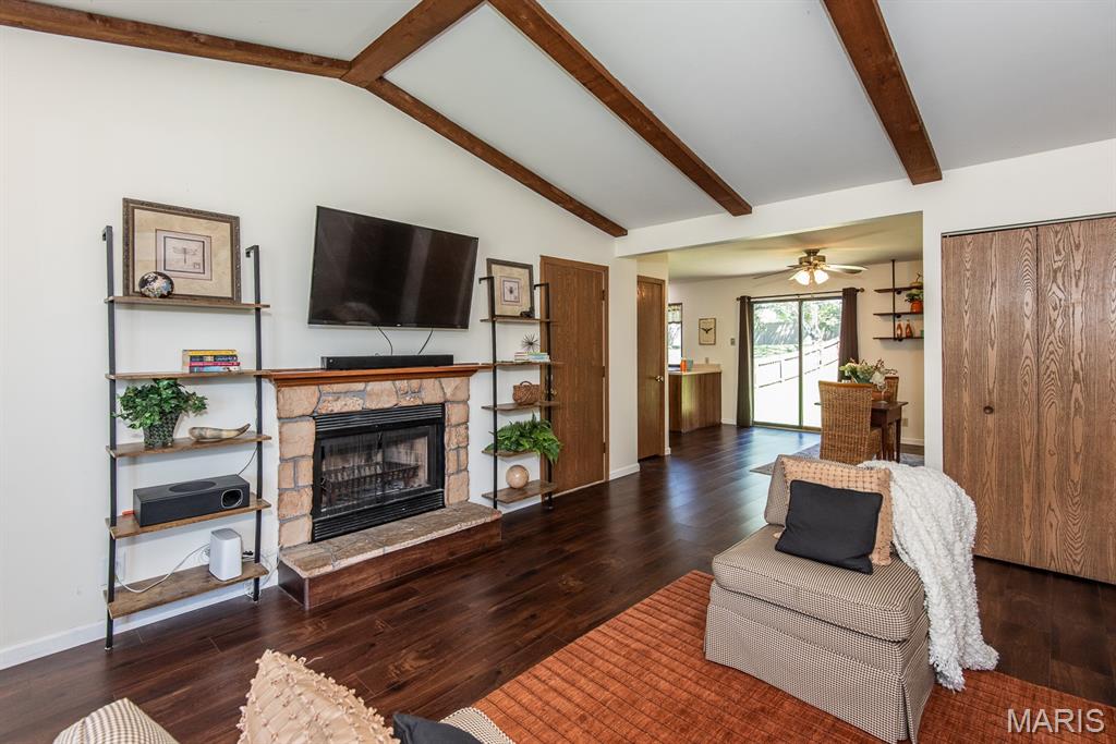 St Peters, Missouri 63376, United States, 2 Bedrooms Bedrooms, ,1 BathroomBathrooms,Residential,Pending,136213