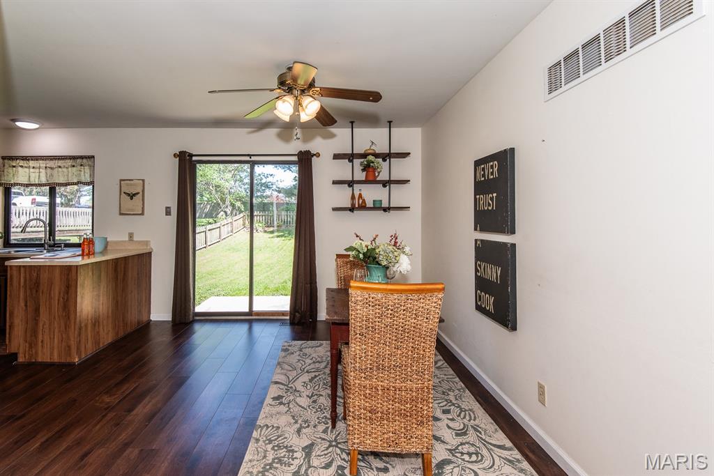 St Peters, Missouri 63376, United States, 2 Bedrooms Bedrooms, ,1 BathroomBathrooms,Residential,Pending,136213