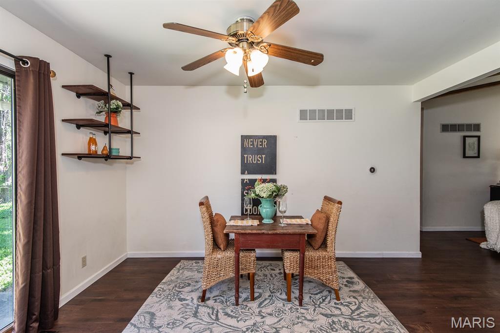 St Peters, Missouri 63376, United States, 2 Bedrooms Bedrooms, ,1 BathroomBathrooms,Residential,Pending,136213