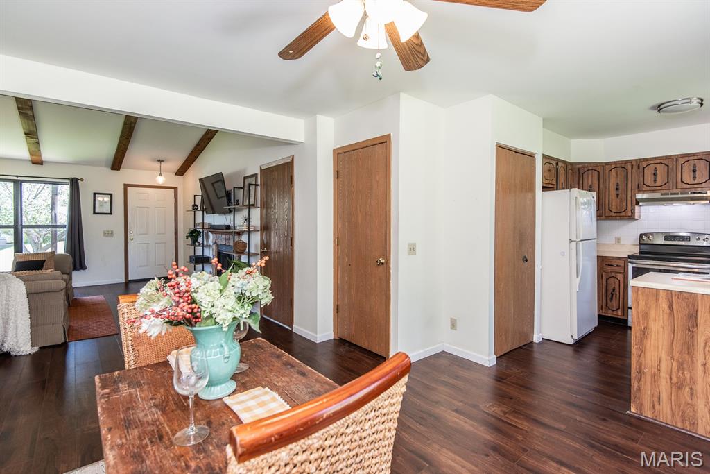 St Peters, Missouri 63376, United States, 2 Bedrooms Bedrooms, ,1 BathroomBathrooms,Residential,Pending,136213