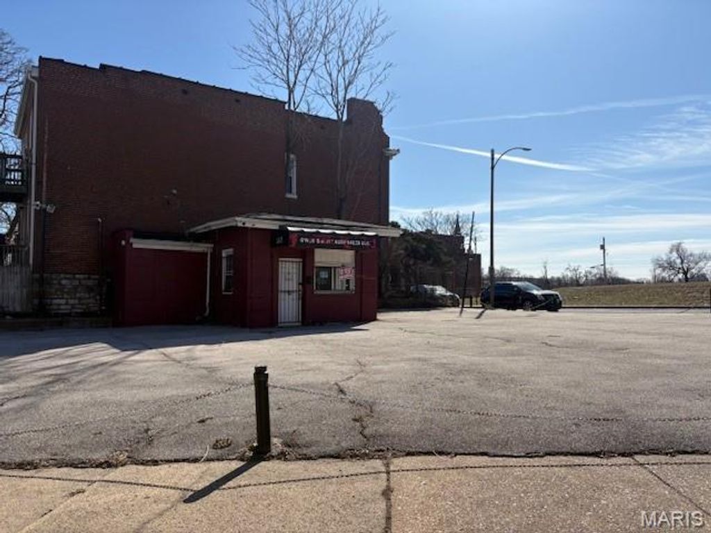 Photo of 2639 Natural Bridge Ave, St Louis, MO 63107 (MLS # 26007949)