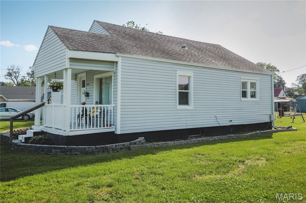 Photo of 307 N 3rd Street, Chaffee, MO 63740 (MLS # 26028690)