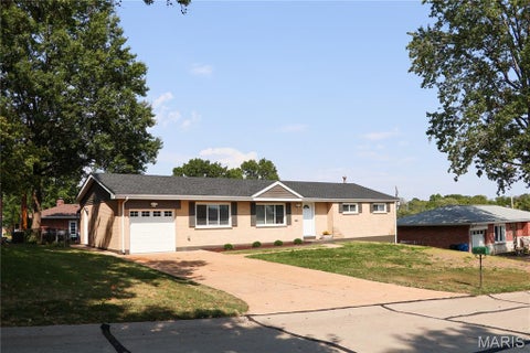 Photo of 9821 Whitcomb Lane, Affton, MO 63123 (MLS # 26059514)