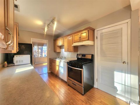 Tiny photo for 930 Brookside Avenue, Webster Groves, MO 63119 (MLS # 25063840)
