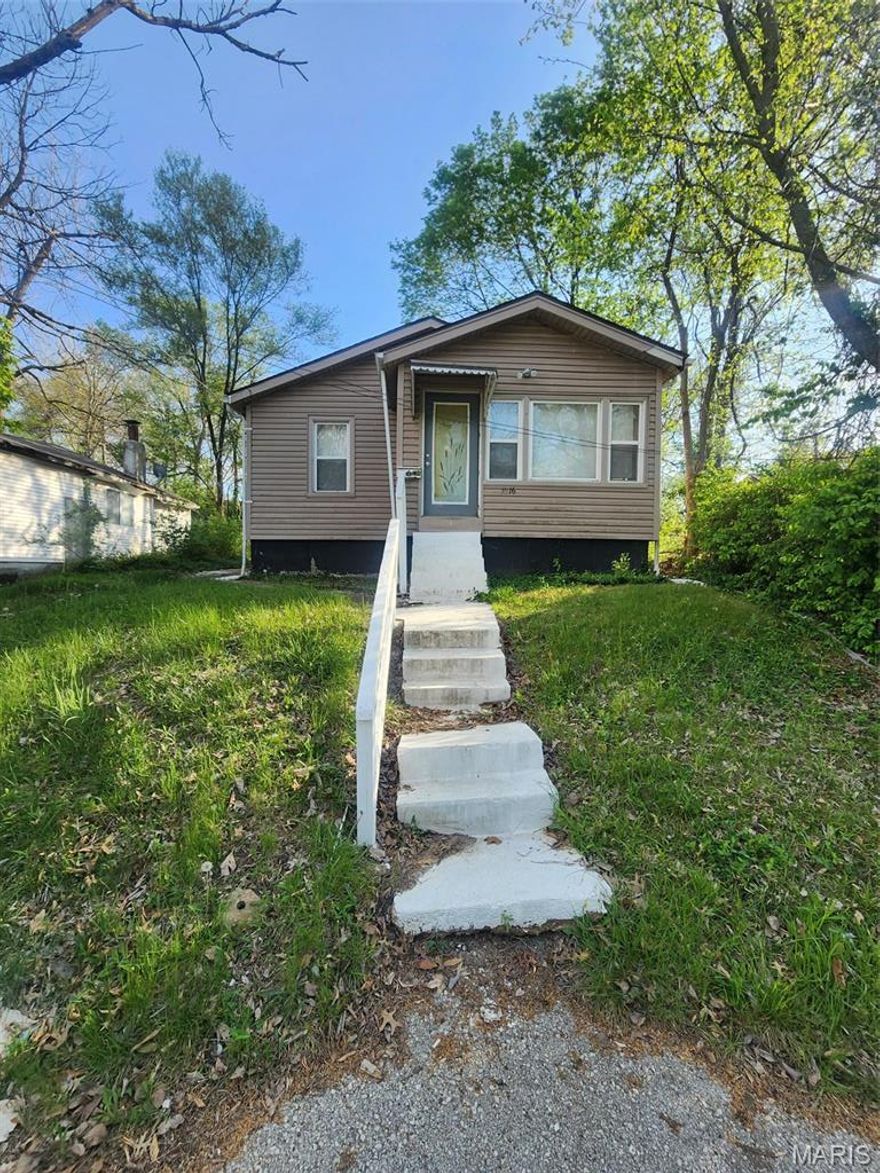 Great opportunity for investors or buyers looking to add their personal touch! This 2 bedroom, 1.5 bathroom home is being sold as-is. Seller to make no repairs, inspections are for buyer’s knowledge only. Property offers strong potential with the right vision and updates. Conveniently located and ready for your renovation ideas, don’t miss out on this value-add opportunity!